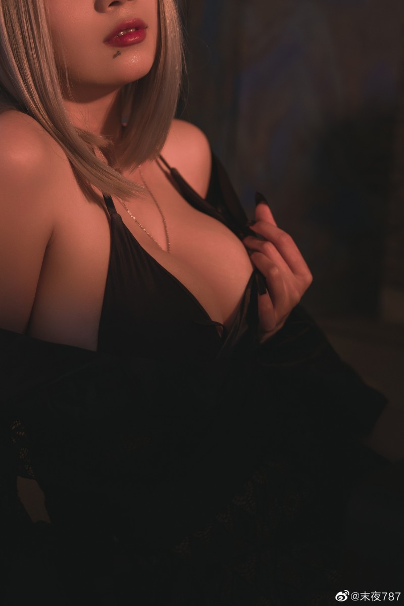 末夜787的图片鉴赏，双重属性的可爱coser