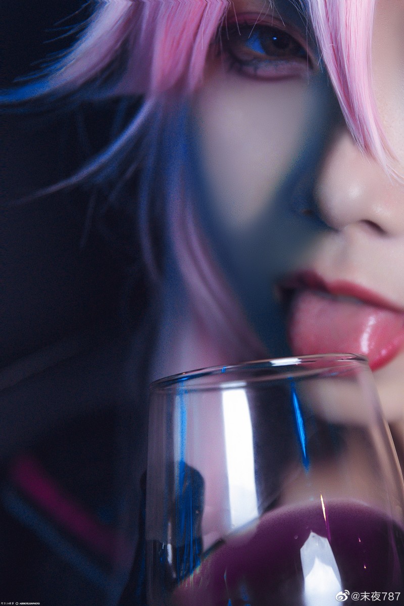 末夜787的图片鉴赏，双重属性的可爱coser
