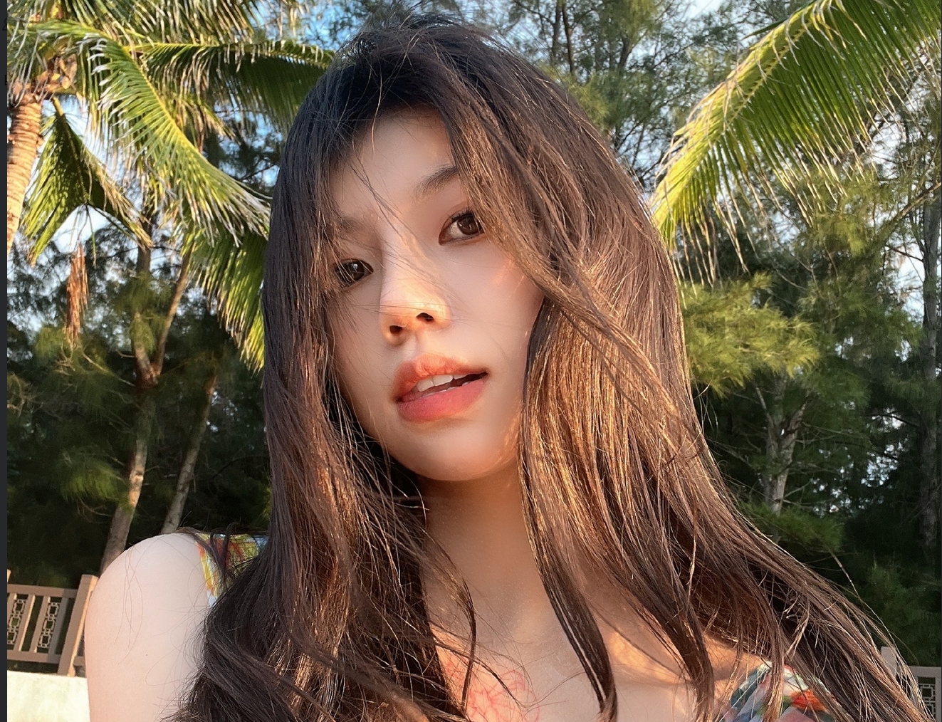 鱼神微密图片合集分享，反差感很强的可爱女孩