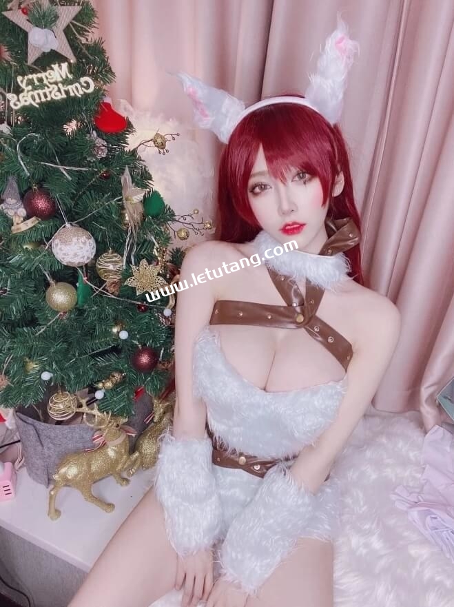 颜值女神啾小妍全部COS图片合集分享，照片背后真实的努力与情感